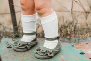 12 belles chaussures de bébé pour les petits pieds occupés