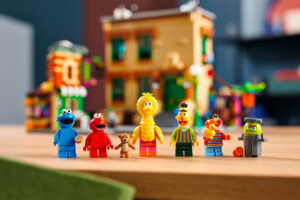 Viens jouer avec le nouvel ensemble Rue Sésame de LEGO