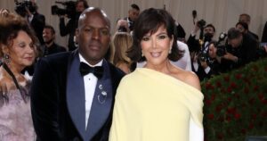 Kris Jenner est-elle fiancée à Corey Gamble ? Indices, Ring Photo