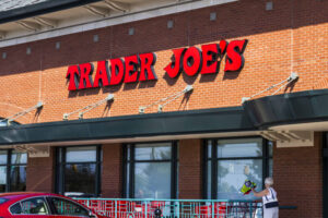 J'ai enfin essayé le snack le plus populaire de Trader Joe et j'aurais aimé ne pas avoir attendu