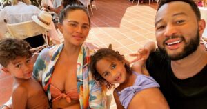 Chrissy Teigen, John Legend Kids : Luna, Miles, Esti Photos