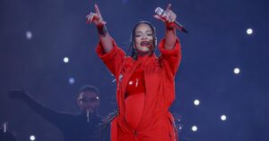 Rihanna Baby Bump No. 2 Photos: 2ème Photos de Grossesse