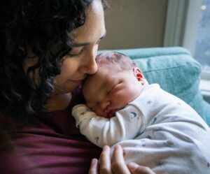 6 ways to nurture your mental health & emotional wellbeing while raising a baby