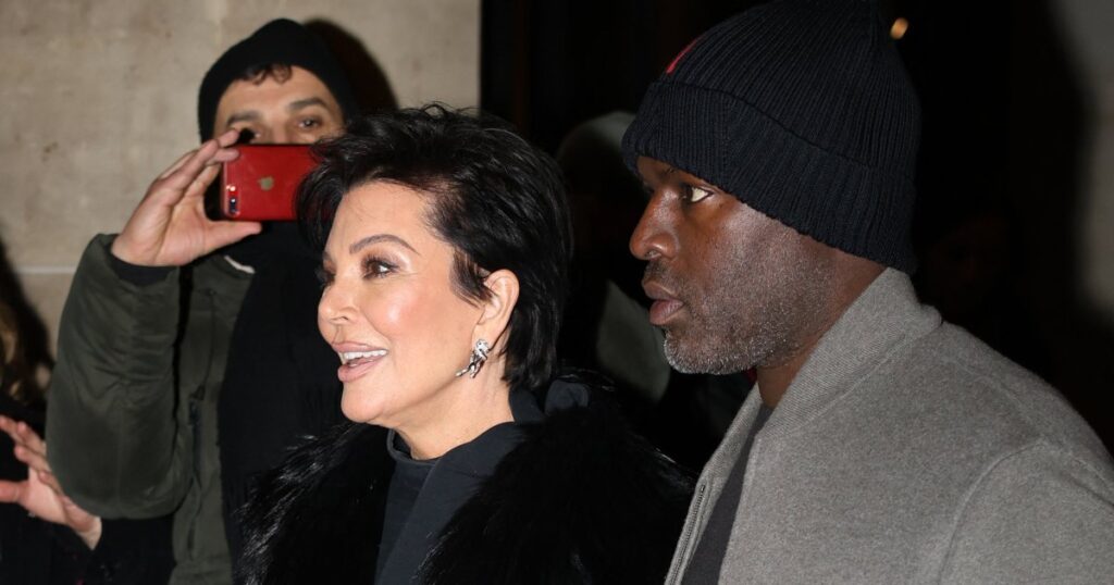 Kris Jenner et Corey Gamble ont une soirée rare à Paris