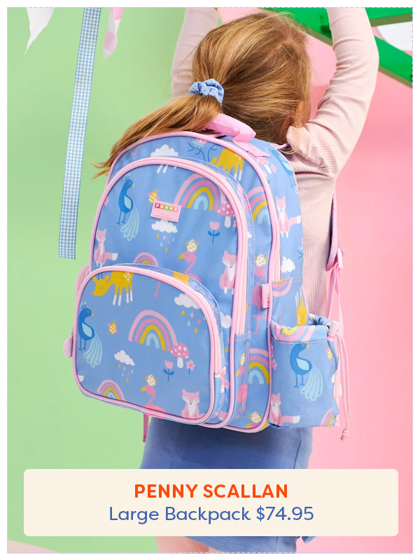 Enfant portant le sac à dos pour enfants Penny Scallan