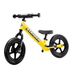Vélo d'équilibre Strider au design jaune