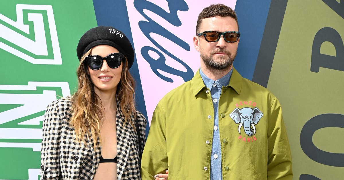 Jessica Biel apporte un gâteau sur scène à Justin Timberlake