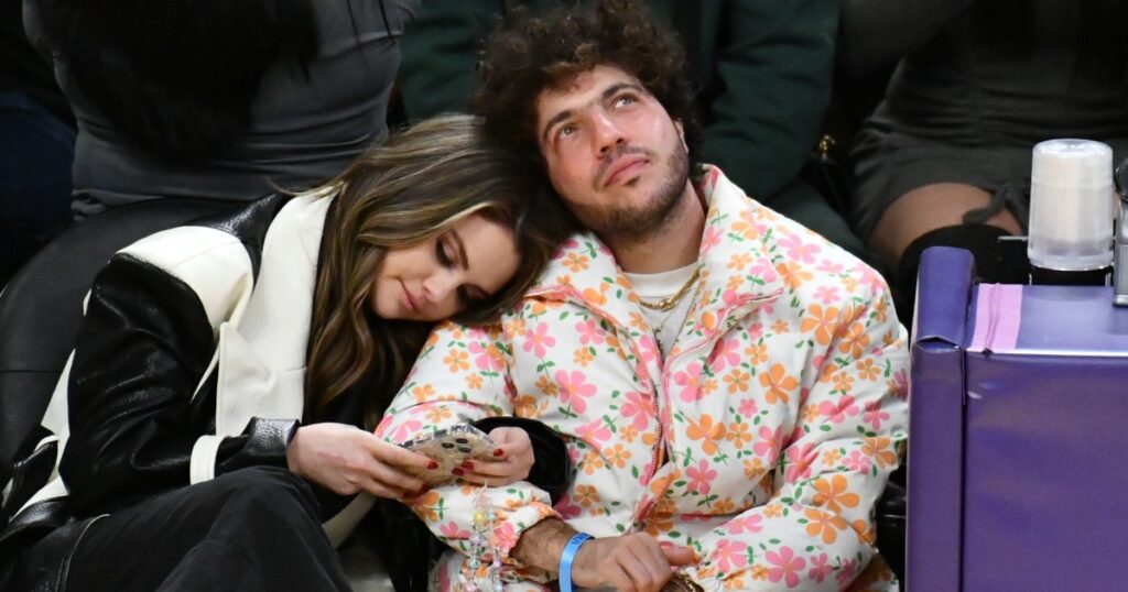Selena Gomez dans un « meilleur endroit » au milieu de la romance de Benny Blanco
