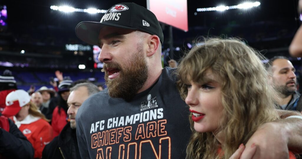 Travis Kelce parle de l'amour partagé avec Taylor Swift