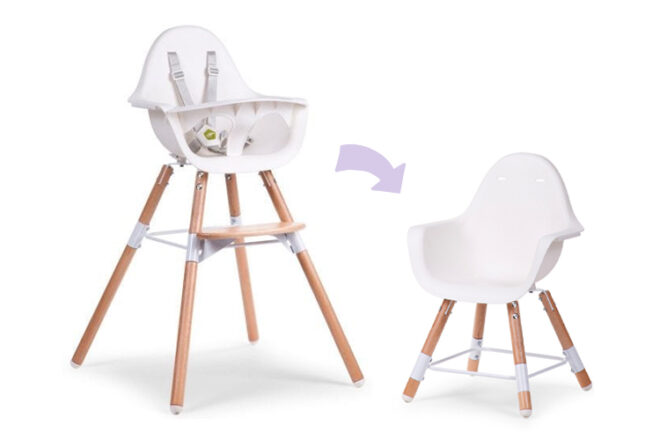 Chaise pour bébé Childhome Evolu 2 montrant les deux options de hauteur.  L'un avec les pieds étendus pour être utilisé à une table à manger et l'autre montrant comment les pieds plus courts rendent la chaise adaptée pour être utilisée comme chaise de bureau pour les tout-petits.