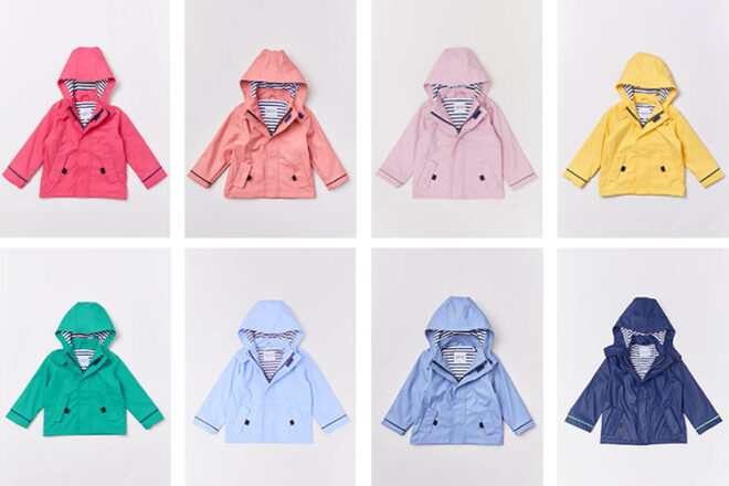 Un collage de vestes de pluie Rainkoats pour les tout-petits montrant la gamme de couleurs qu'elles proposent
