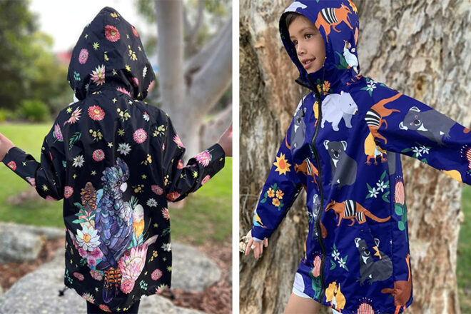Vestes de pluie pour enfants Monsterthreads portées par deux enfants montrant la gamme de motifs et de styles
