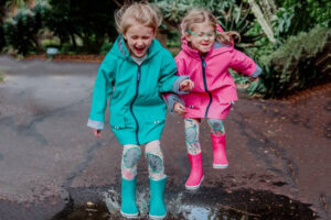 Rainy Defenders : 13 imperméables de créateurs populaires pour enfants