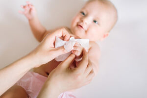 Wipe Whisperer : 12 lingettes pour bébé recommandées par les mamans