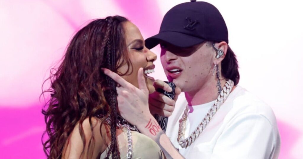Anitta et Peso Pluma : est-ce qu'ils sortent ensemble ? Pris ensemble dans la même pièce à Coachella, découvrez tout ce que l'on sait sur l'éventuelle liaison