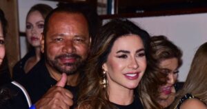 Qui est Mariane Bernardi, la petite amie du père de Neymar ?  La femme est la mère du « partenaire » du joueur et a vécu une crise après avoir aidé Daniel Alves