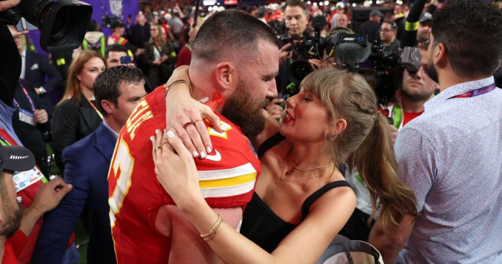 So High School de Taylor Swift parle de la romance de Travis Kelce