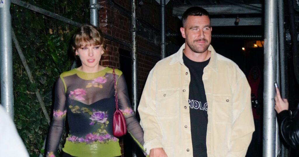 Taylor Swift et Travis Kelce planifient une visite à Coachella : rapport