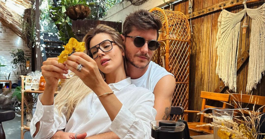 "Tout très vite" : Camila Queiroz et Klebber Toledo ont apporté un changement important dans leur routine conjugale pour la carrière de l'actrice