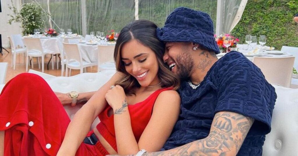 Assumé? Bruna Biancardi apparaît en bikini dans une vidéo avec Neymar le jour de la Saint-Valentin et le joueur dit : "Les gens savent"