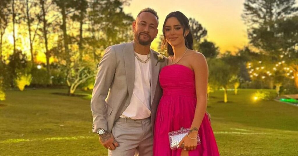Ensemble! Neymar et Bruna Biancardi se sont remis ensemble après une série de polémiques, mais ils ne souhaitent pas officialiser leur relation, affirme le journal !