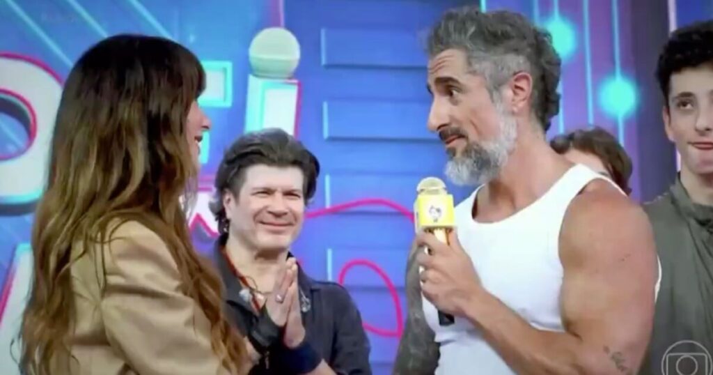 Marcos Mion, après des rumeurs de trahison, fait une déclaration d'amour dans 'Caldeirão' et le reportage divise les avis : 'Cet amour n'est pas si fort'