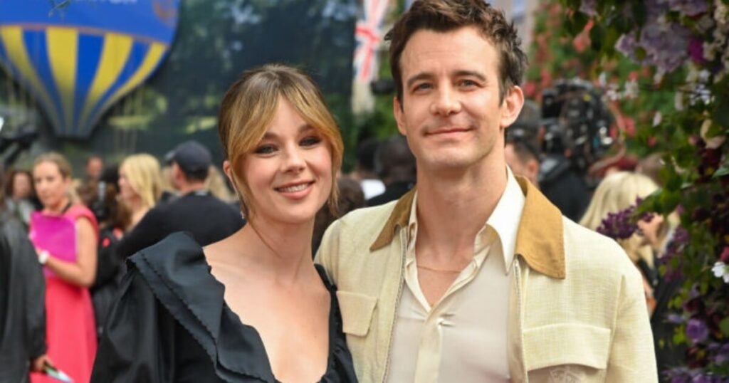 Qui sort avec qui dans « Bridgerton » ?  Tout ce que vous devez savoir sur les acteurs réels des vies amoureuses de la série