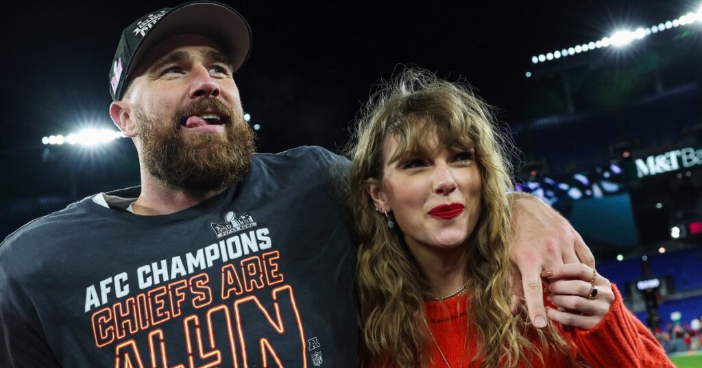 Taylor Swift est une « bonne petite amie » pour Travis, selon Barber