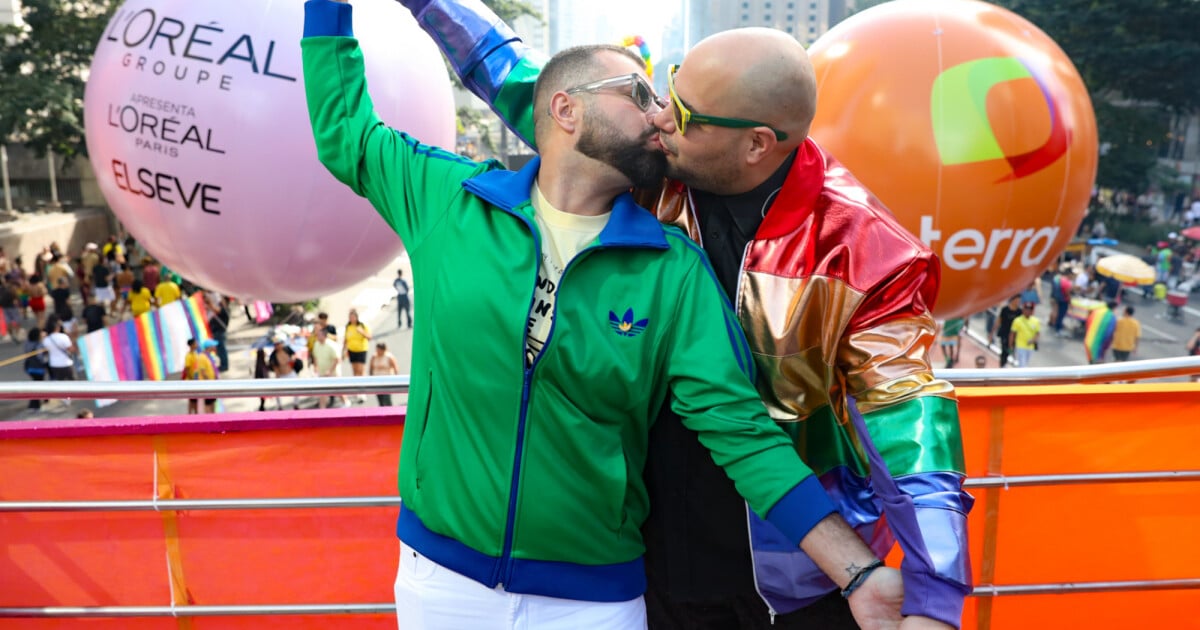 Toutes les manières d'aimer !  Tiago Abravanel, Adriane Galisteu et d'autres célébrités embrassent des couples lors du 28e défilé LGBTQIA+ à SP.  Photos