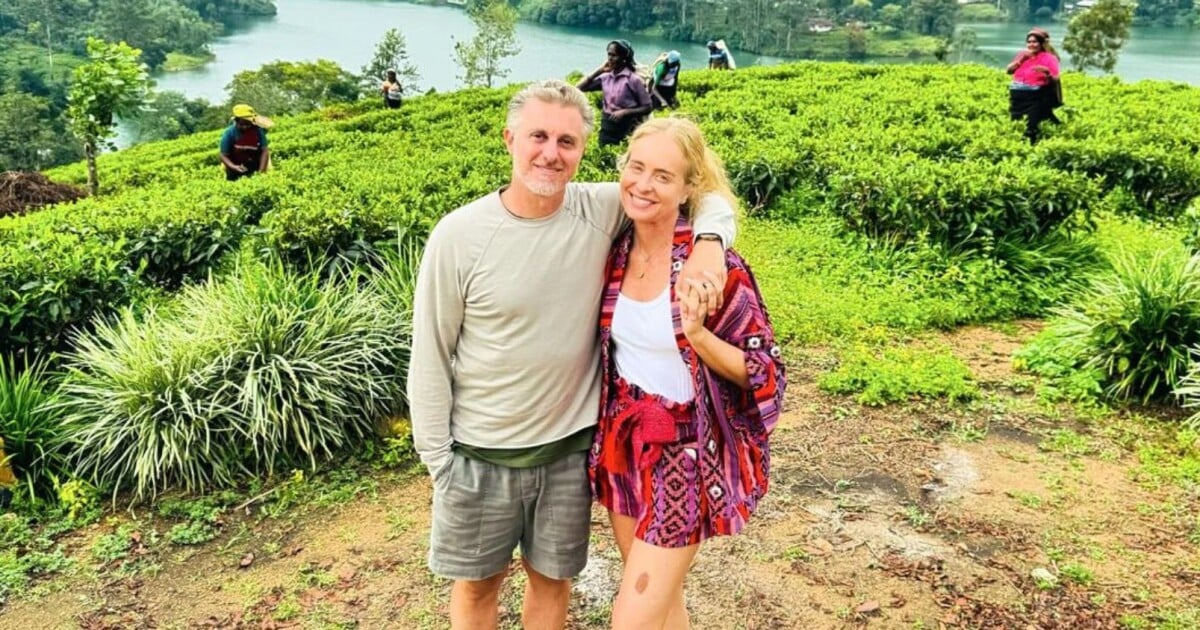 Luciano Huck " surprend " Angélica sur la plage en bikini taille basse et fait un gros plan des fesses de sa femme : " Sur le chemin de la mer "