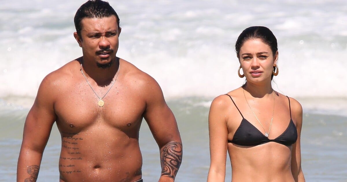 C'est l'amour!  Sophie Charlotte et Xamã s'embrassent beaucoup sur la plage de Rio de Janeiro.  Voir les photos du buste !