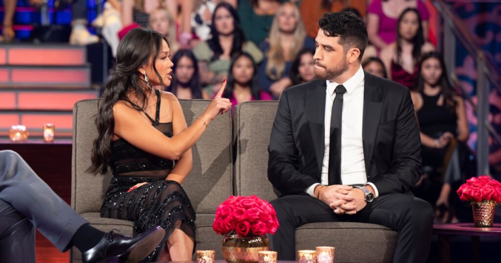 Jenn Tran, de Bachelorette, dit qu'elle aimera toujours son ex Devin