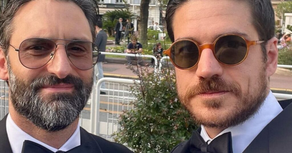 Le mariage de Marco Pigossi avec le réalisateur s'est déroulé dans une cérémonie intime, avec des costumes assortis et des détails inhabituels. Découvrez lequel !