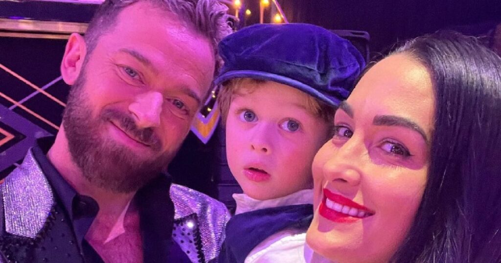Nikki Bella demande à Artem Chigvintsev la garde de son fils en cas de divorce