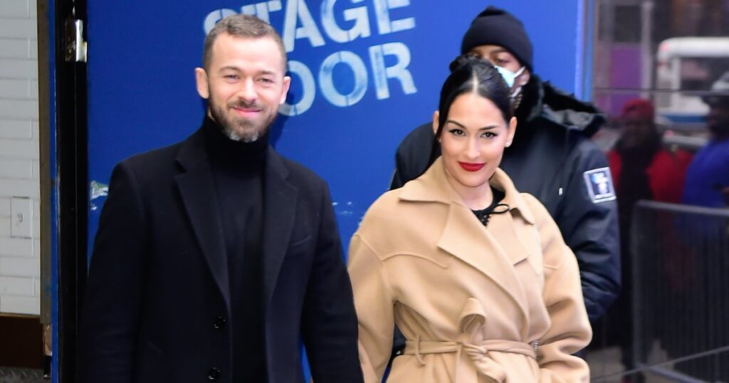 Nikki Bella veut mettre fin à son mariage avec Artem « rapidement » (Exclusif)