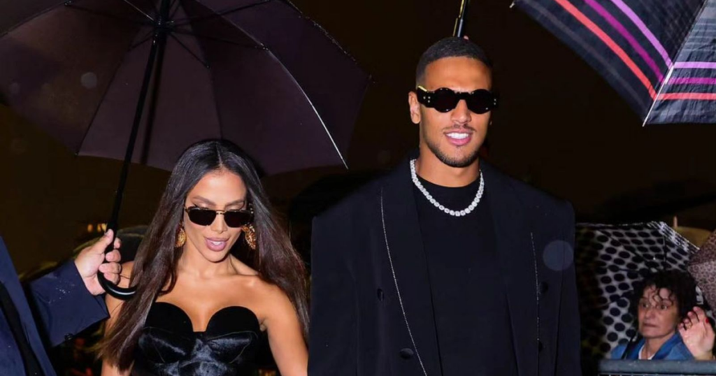 Nouvelle romance ! Anitta arrive main dans la main avec un célèbre joueur lors d'un défilé de mode français