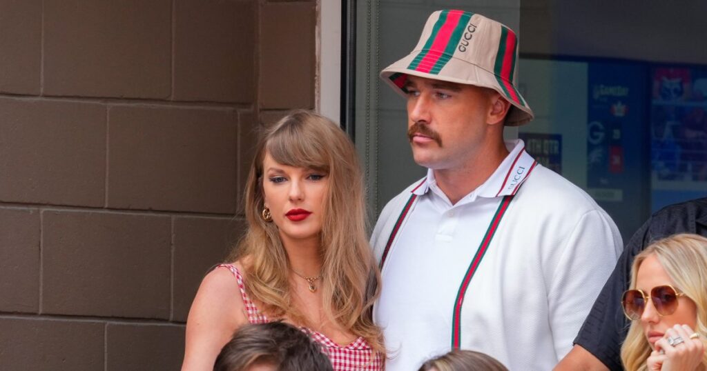 Taylor Swift et Travis Kelce chantent « Love » à l'US Open