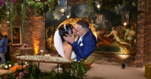 Fleurs, bougies et touche classique : les détails de la décoration de mariage de João Gomes et Ary Mirelle