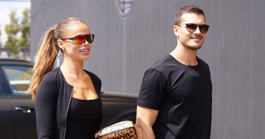 Gleb Savchenko et Brooks Nader s'embrassent lors d'une soirée au milieu de rumeurs de rencontres