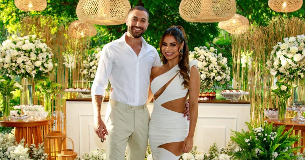 Lexa choisit une robe moulante et transparente pour sa soirée de fiançailles intime avec l'acteur Ricardo Vianna ; le mariage aura lieu en 2025