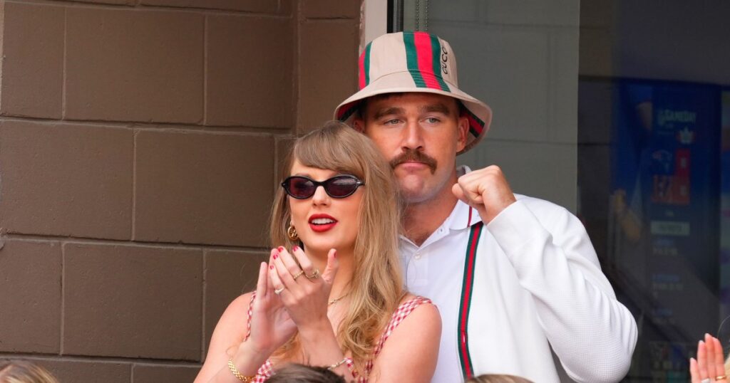 Travis Kelce dit que lui et Taylor Swift sont « absolument heureux »