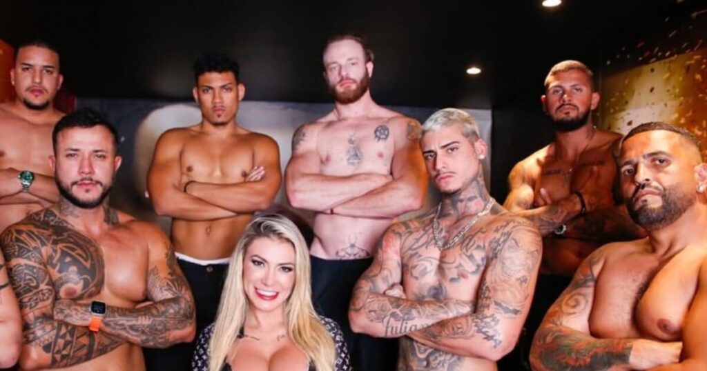 Andressa Urach affiche un tatouage d'une journée de rencontre avec un acteur sexuel de huit ans et le web tourne : "Si ça ne marche pas, 'cassioano''
