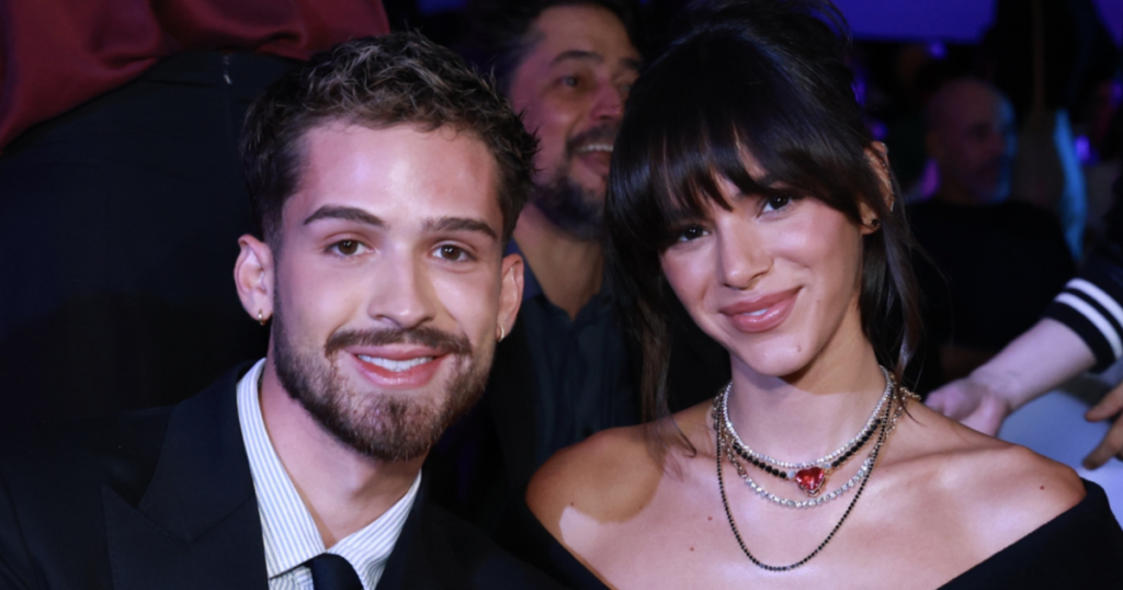 Embrasser sur la bouche et s'accrocher à la belle-mère: Bruna Marquezine apparaît sur des photos intimes exposées par la mère de João Guilherme