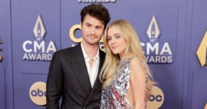 Kelsea Ballerini « veut épouser » Chase Stokes (Exclusif)
