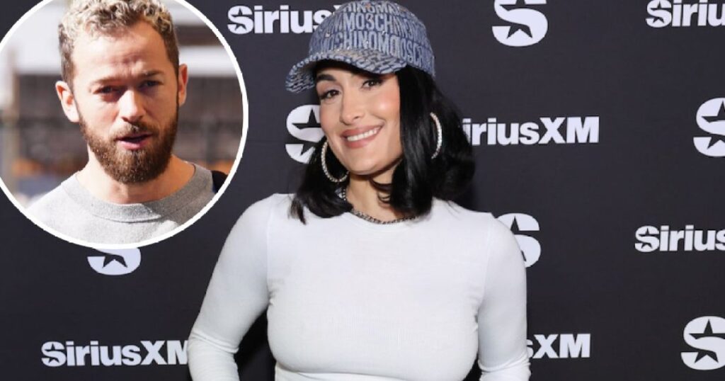 Nikki Bella a le cœur brisé à cause du divorce d'Artem Chigvintsev