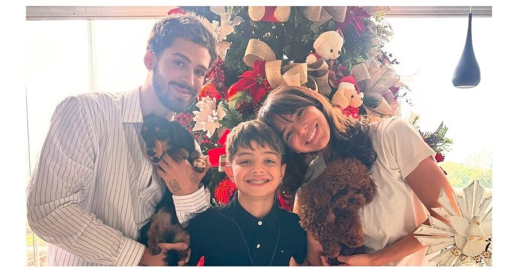 Noël hors du Brésil ! Bruna Marquezine arrive à Orlando avec João Guilherme et commence les célébrations avec la famille de l'acteur