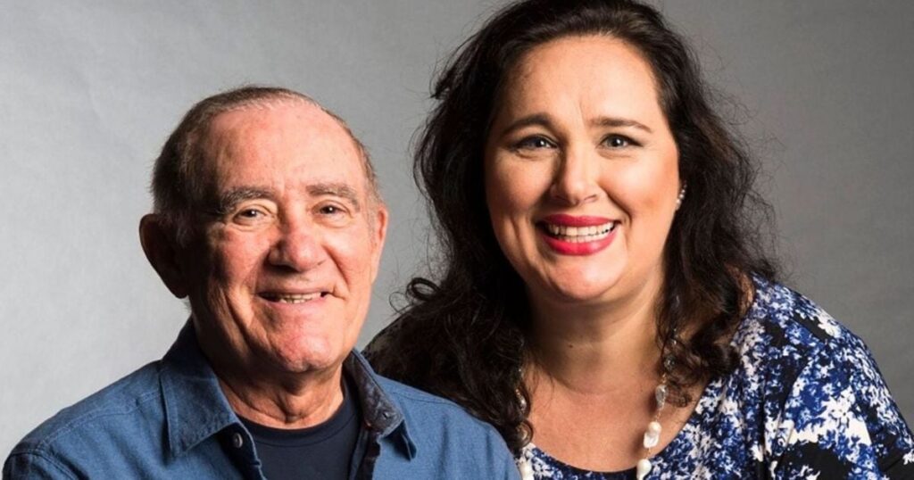 "Je ne vais plus te lâcher": 33 ans plus jeune, l'épouse de Renato Aragão s'est mariée avec le comédien 2 mois après leur premier rendez-vous