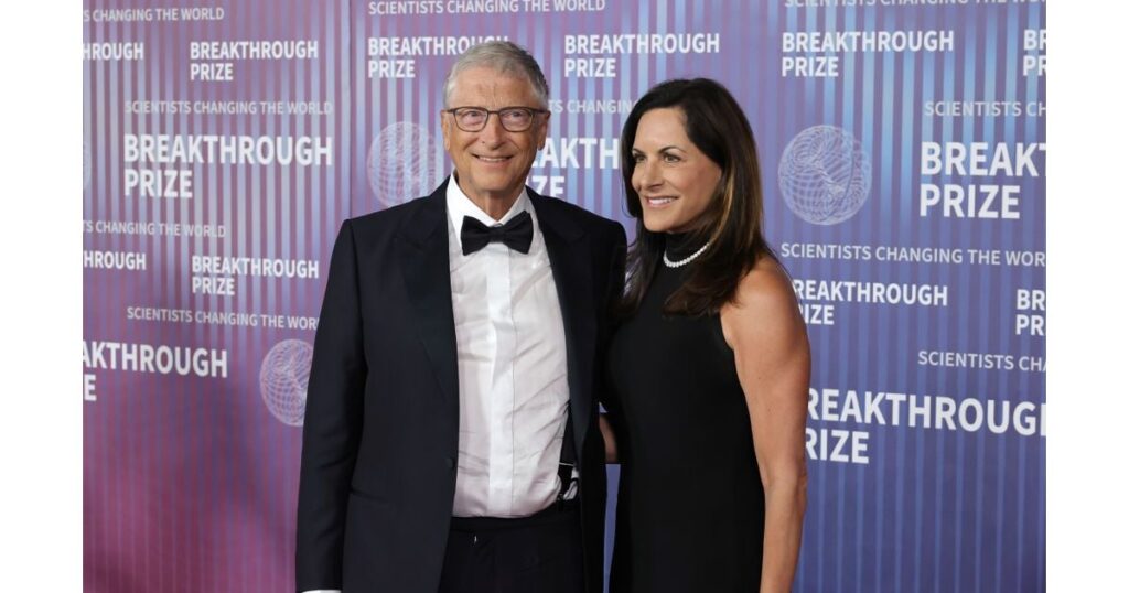 À 69 ans, le milliardaire Bill Gates prend une nouvelle petite amie après le mariage de près de 3 décennies; Rencontrez Paula Hurd