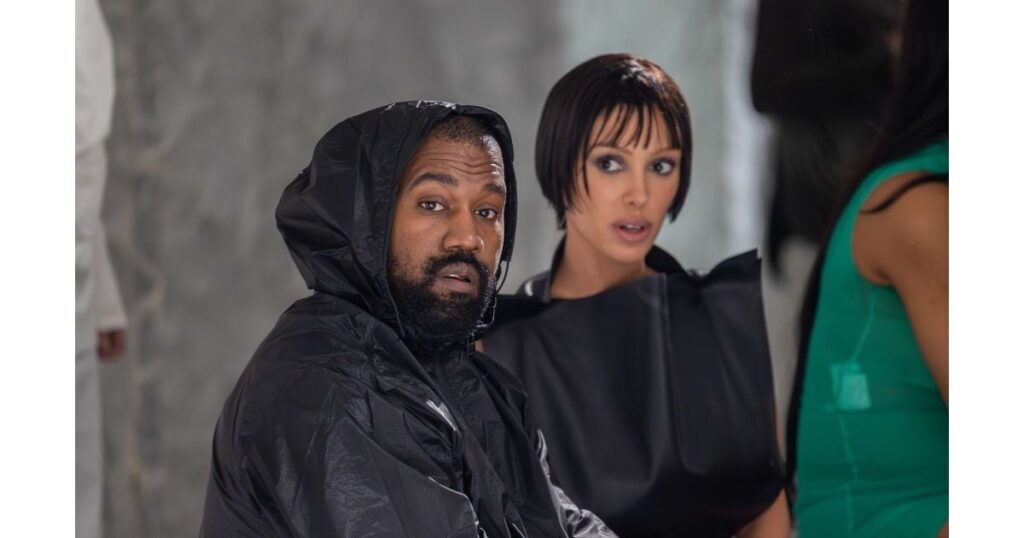 De la nourriture à l'interdiction pour parler: Kanye West Wife, qui a émergé nu sur Grammy 2025, suit la «liste des règles» du rappeur, explique le journal