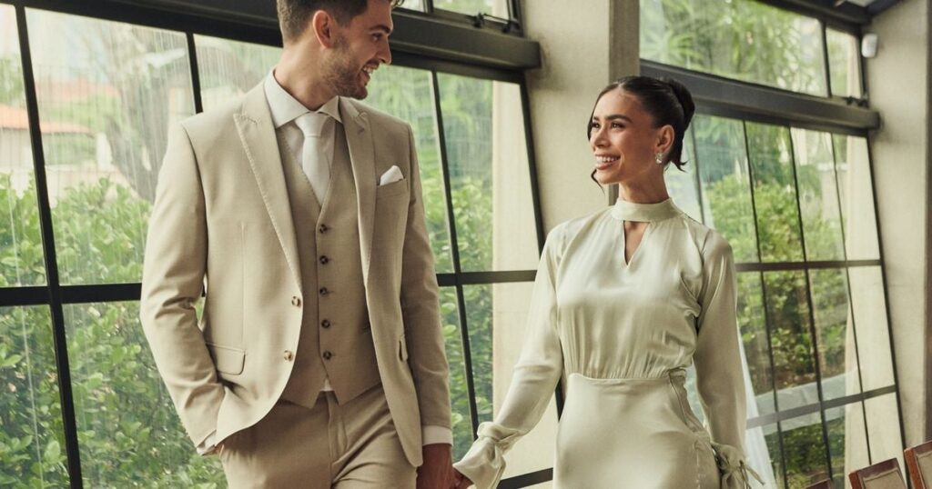 Robe de 100 000 $ R et sur mesure: Ana Mosconi célèbre l'engagement avec João Rezende dans un restaurant luxueux. Voir les photos!